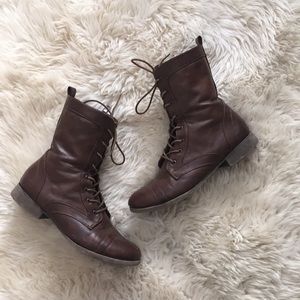 Brown lightweight combat boots